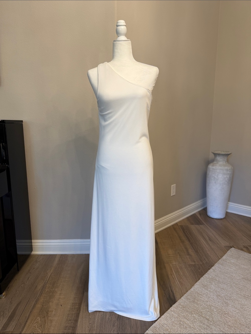 One-Shoulder White Maxi Dress — Timeless Evening Style